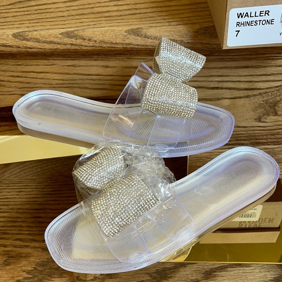 Steve Madden Shoes - NIB 🤩 Steve Madden Slide